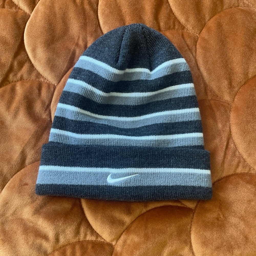 Kids Nike beanie $9 and under bundle 5 items and I’ll send you all for $25!*